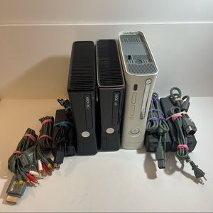 (LOT) (3) Xbox 360 Consoles & Accessories!! (BROKEN)